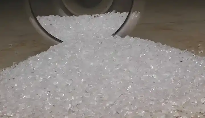 The-best-material-for-clear-plastic-cups-for-desserts
